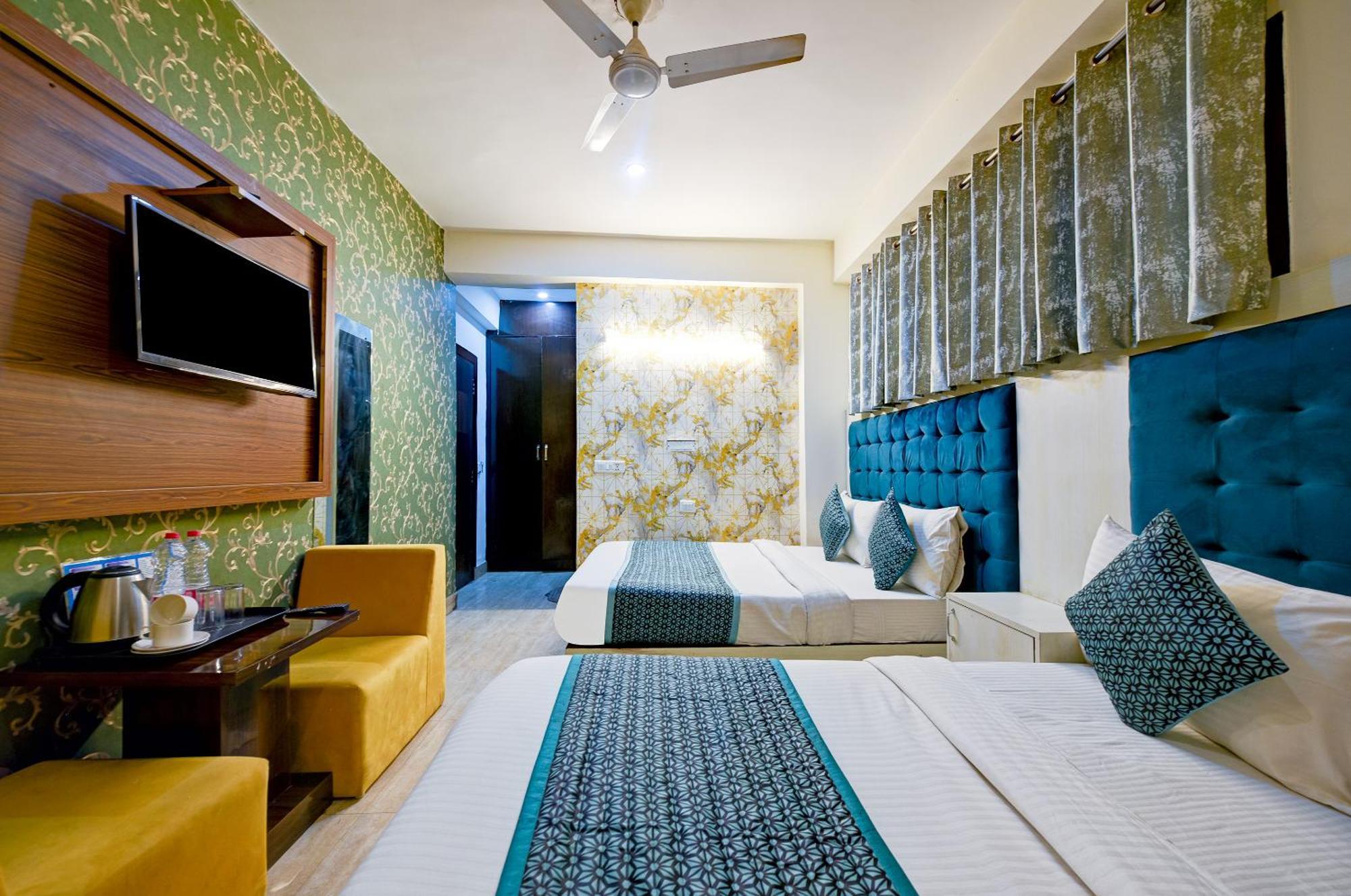 Airport Hotel Classic Park Ню Делхи Екстериор снимка