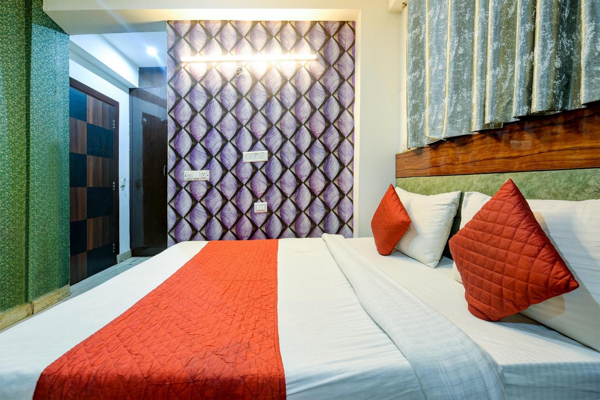 Airport Hotel Classic Park Ню Делхи Екстериор снимка