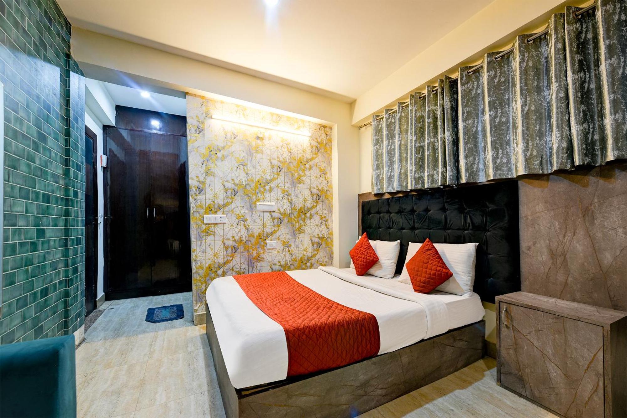 Airport Hotel Classic Park Ню Делхи Екстериор снимка
